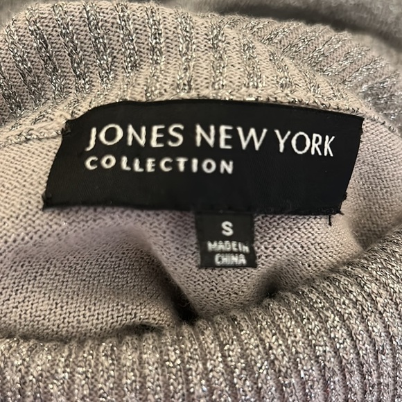 Jones New York Silver Metallic Cowl Neck Long Sleeve Sweater Size Small - Picture 5 of 6